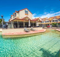 Bay Breeze 2 Bedroom Villa 24 - QLD Tourism