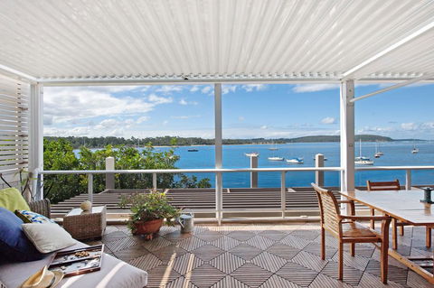 Bay Breeze Boutique Accommodation - Queensland Tourism 0