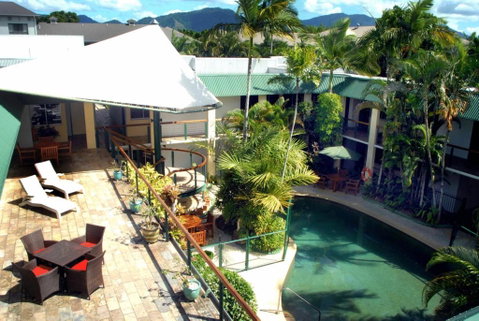 Bay Village Tropical Retreat & Apartments - QLD Tourism 0