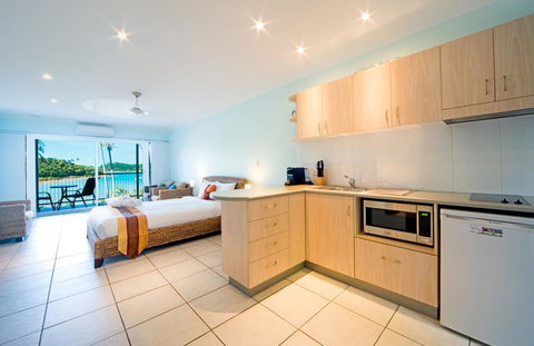 Baybliss Apartments Studio 2 - Queensland Tourism 3