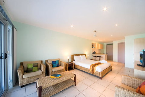Baybliss Apartments Studio 2 - Queensland Tourism 1