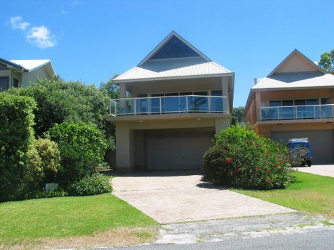 Bays Edge - QLD Tourism 2