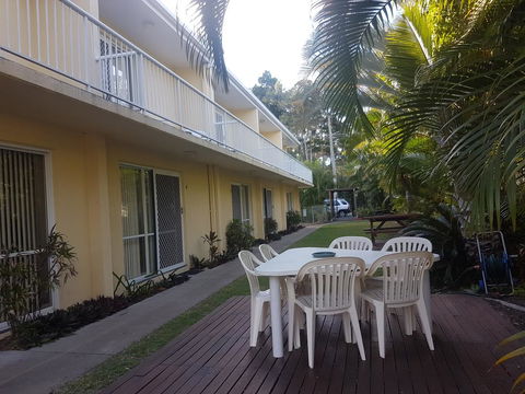 Bayshores Holiday Apartments - QLD Tourism 0