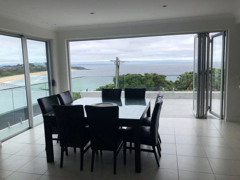 BEACH BREAK, 34 CLIFF ROAD - QLD Tourism 2