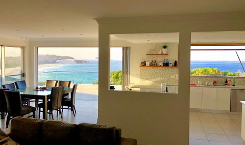 BEACH BREAK, 34 CLIFF ROAD - QLD Tourism 3
