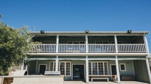 Beach Buoys House - QLD Tourism 1