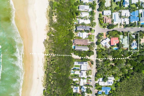 Beach Chalet - QLD Tourism 2