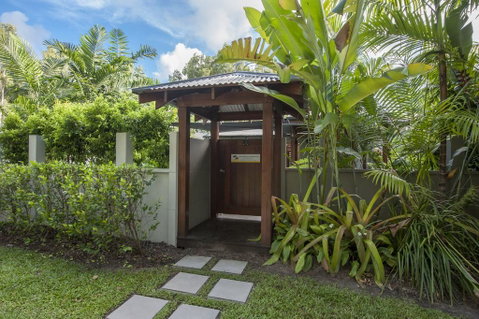 Beach Condominium - QLD Tourism 1