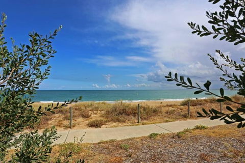 Beach Cottage In The Heart Of Mandurah - Queensland Tourism 2