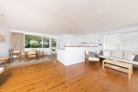 Beach Cottage, Forster - QLD Tourism 2