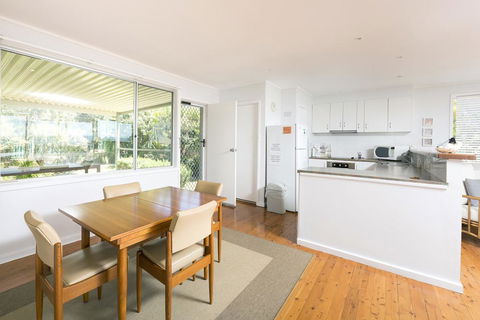 Beach Cottage, Forster - QLD Tourism 3