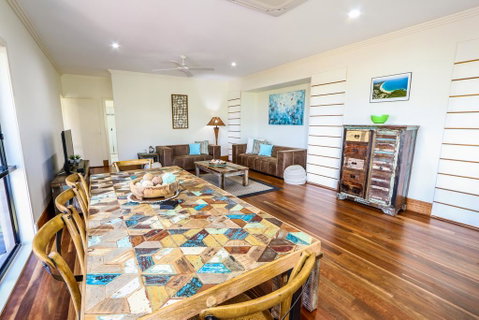 Beach Fansea - QLD Tourism 3