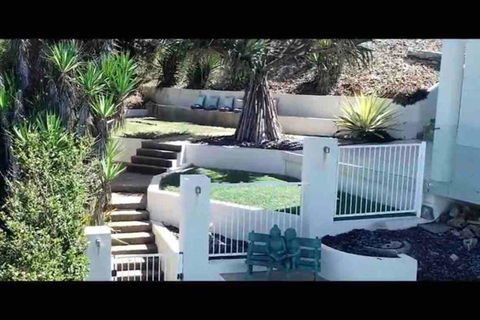 Beach Front Pandanus Cove - QLD Tourism 3