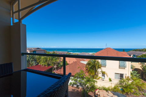 Beach Haven Executive Apartments - Queensland Tourism 3