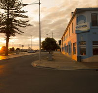 Beach Hotel - QLD Tourism