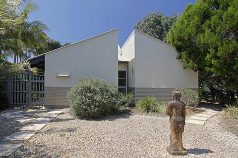 Beach House @ Tallows - QLD Tourism 3