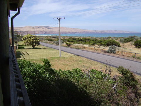 Beach House At Silver Sands - QLD Tourism 0