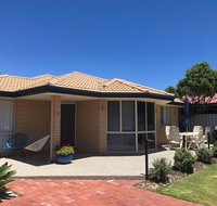 Beach House by the bay - Queensland Tourism