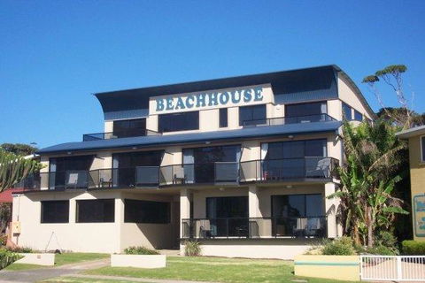 Beach House Mollymook - QLD Tourism 1