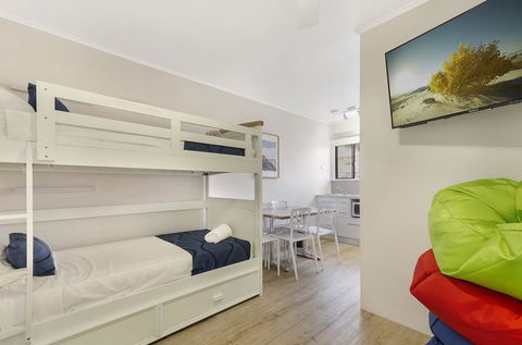 Beach House Motel - QLD Tourism 2