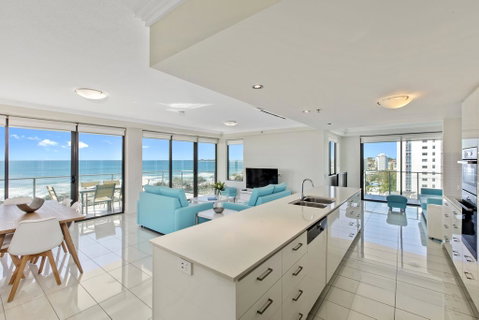Beach On Sixth - QLD Tourism 0