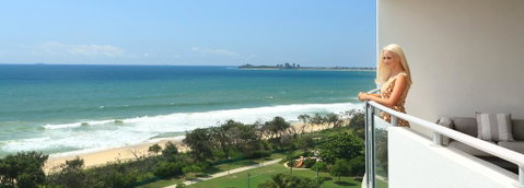 Beach On Sixth - QLD Tourism 1
