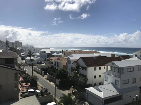 Beach Palms Holiday Apartments - QLD Tourism 3