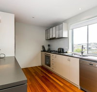 Beach Road Classic 2-114 - Queensland Tourism