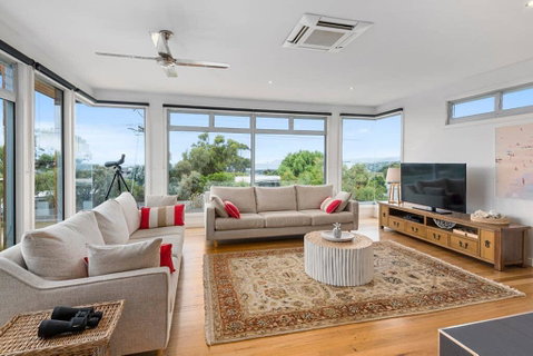 Beach Road Luxury With Ocean Views - QLD Tourism 0