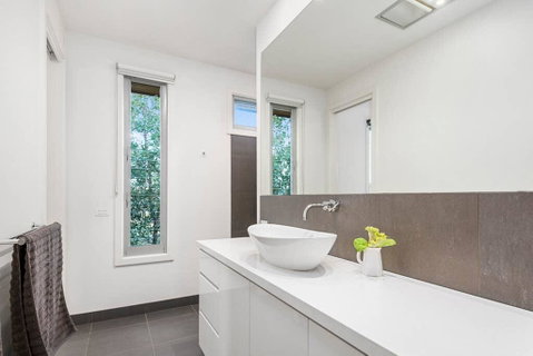 Beach Road Luxury With Ocean Views - QLD Tourism 2