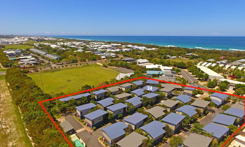 Beach Shack 24 Casuarina - QLD Tourism 0