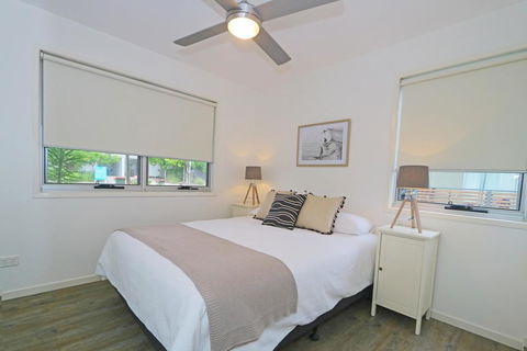 Beach Shacks #1 Casuarina - QLD Tourism 1