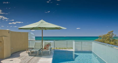 Beach Suites - QLD Tourism 0
