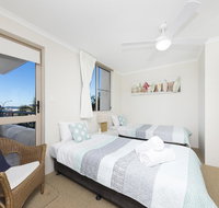 Beaches International - QLD Tourism