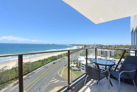 Beachfront Towers - QLD Tourism 1