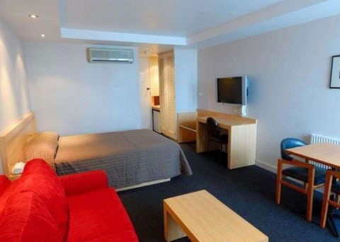 Richmond Henty Hotel - QLD Tourism 0