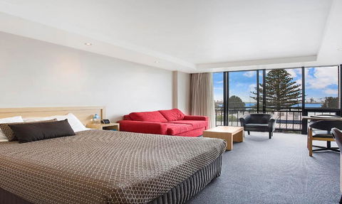 Richmond Henty Hotel - QLD Tourism 1