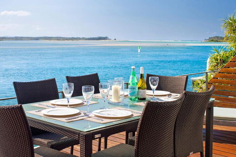Riverfront Apartment, Perfect Location - Queensland Tourism 0