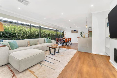 Redbrick Retreat - Generous Coastal Escape - QLD Tourism 0