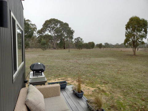 Redman View Luxury Lakeside Cabin - QLD Tourism 3