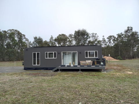 Redman View Luxury Lakeside Cabin - QLD Tourism 1