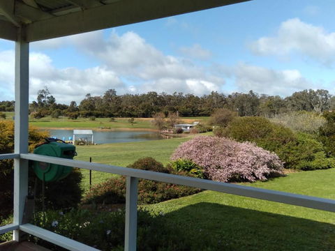 Redtail Ridge Cottages - QLD Tourism 0