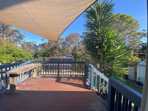 Reel & Relax: 3BR Beach House - Fish, Swim, Surf - Queensland Tourism 1
