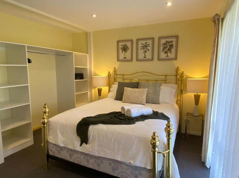 Reel & Relax: 3BR Beach House - Fish, Swim, Surf - Queensland Tourism 2