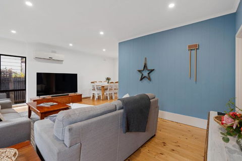 Relaxed Family Beach House - No Linen Included - QLD Tourism 3