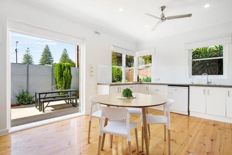 Relaxing 3BR Beachside Haven Grange - QLD Tourism 0