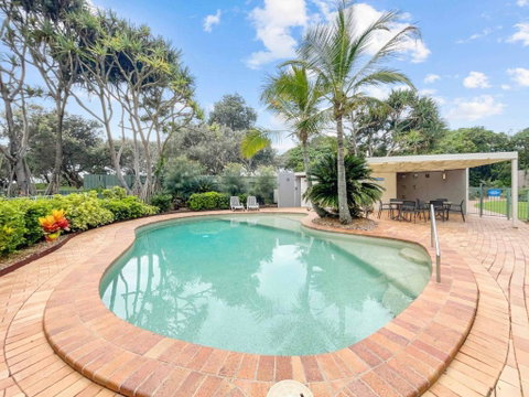 Relaxing Ocean View Apartment In Buddina - QLD Tourism 3