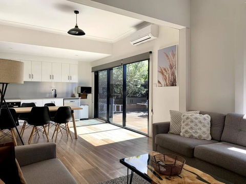 Renovated Character Home - Queensland Tourism 0