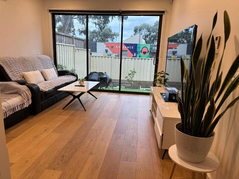 Reservior - Queensland Tourism 2