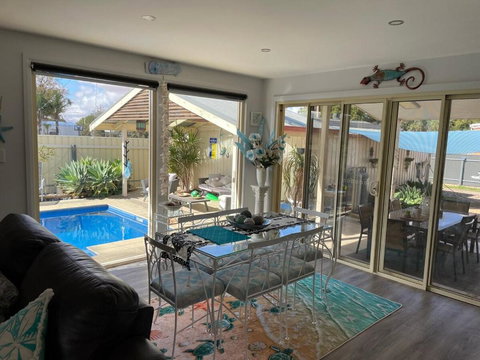 Resort On Morgan With Beautiful Private Pool, Pet Friendly - Queensland Tourism 2